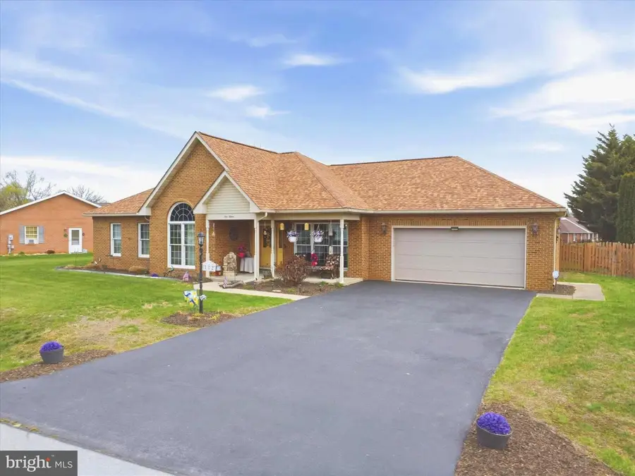 112 Plantation Dr, Hagerstown, MD 21740 - #2