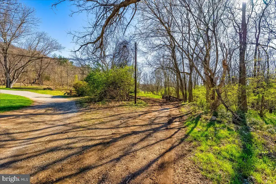 19133 Geeting Rd, Keedysville, MD 21756 - #2