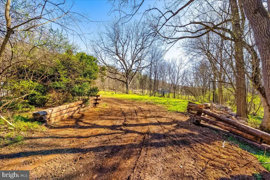 19133 Geeting Rd, Keedysville, MD 21756 - #3