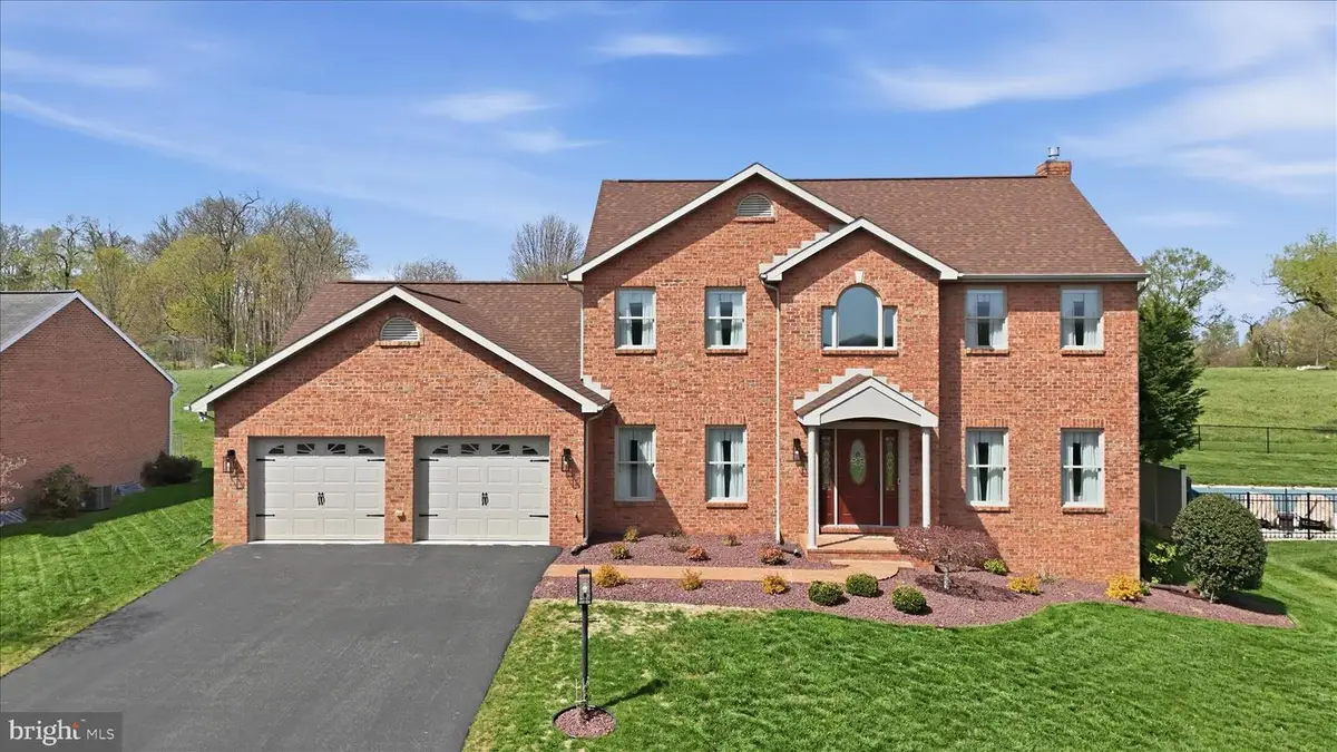 220 Montclair Ct, Hagerstown, MD 21742 - #1