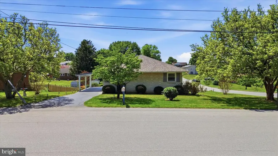 12037 Ronnie Dr, Hagerstown, MD 21742 - #3