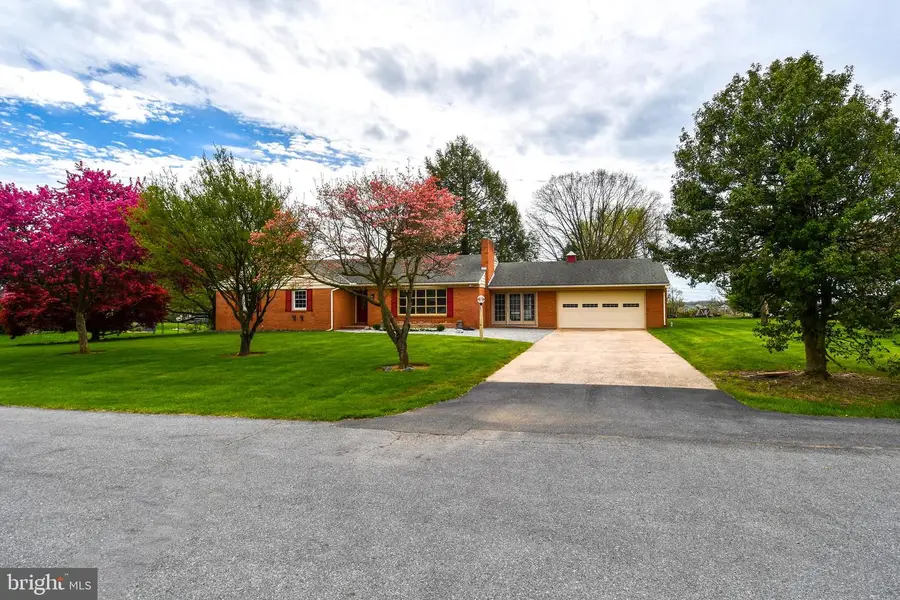 17527 Woodlawn Dr, Hagerstown, MD 21740 - #3