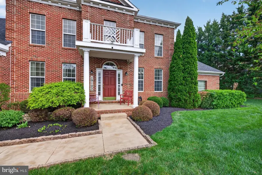 19103 Red Maple Dr, Hagerstown, MD 21742 - #2