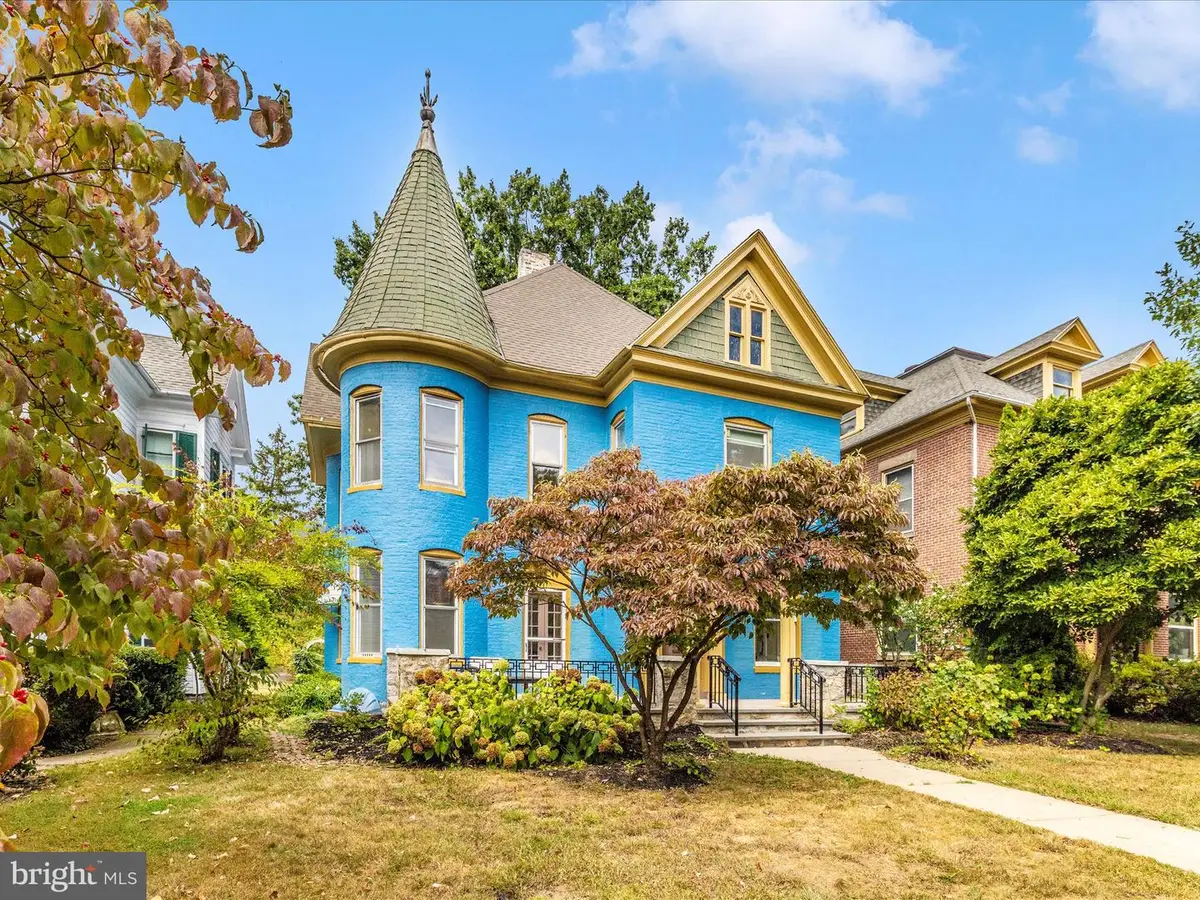 831 Oak Hill Ave, Hagerstown, MD 21742 - #1