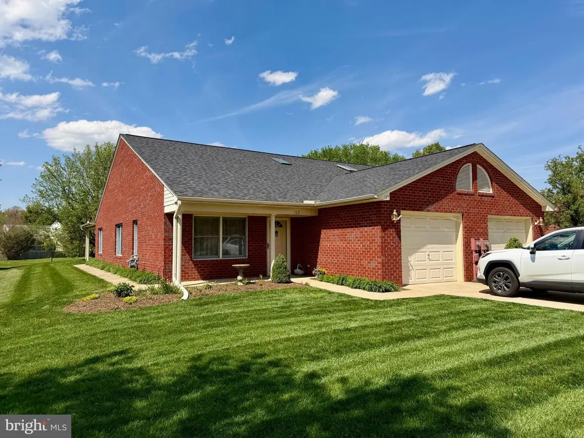129 Chantilly Ct, Hagerstown, MD 21740 - #1