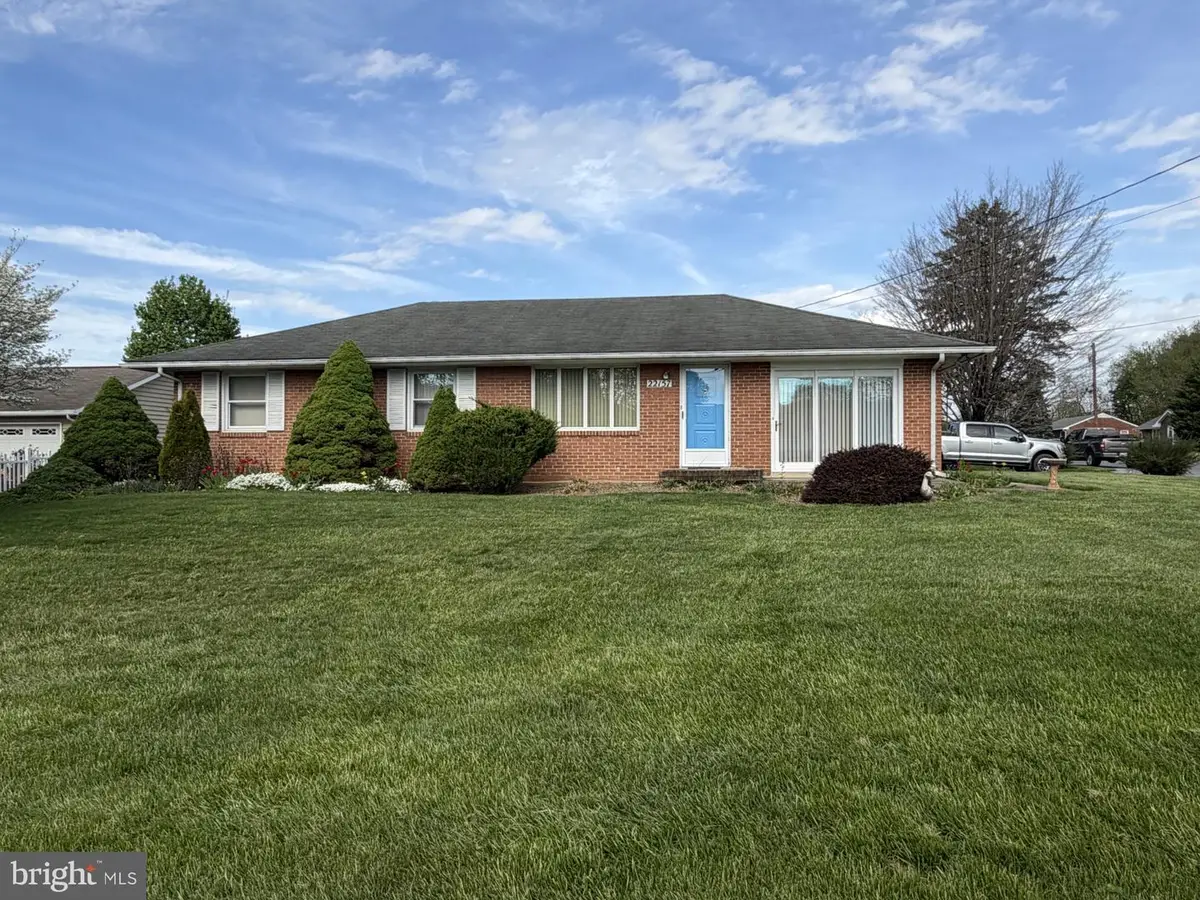 22157 Holiday Dr, Smithsburg, MD 21783 - #1