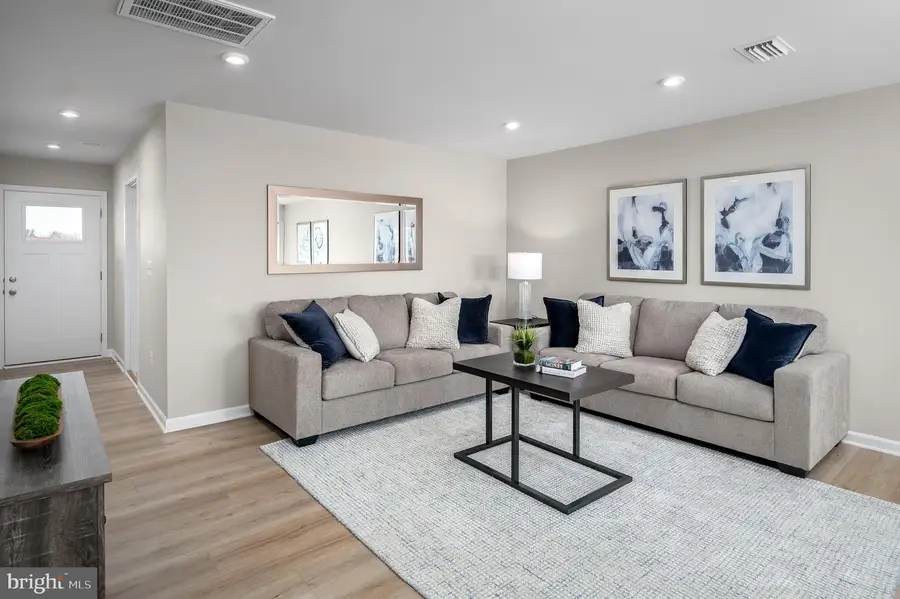 1102 Breckenridge Dr, Hagerstown, MD 21740 - #2