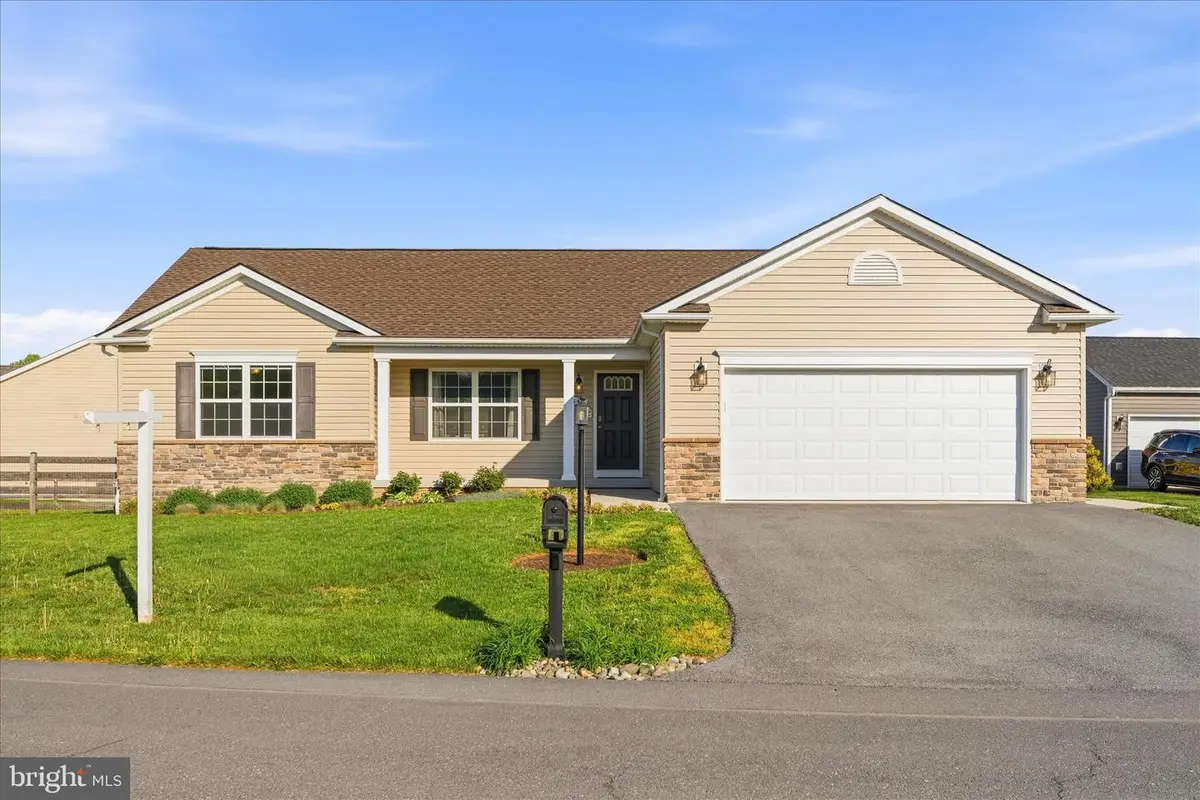 341 Dayspring Ln, Hagerstown, MD 21742 - #1