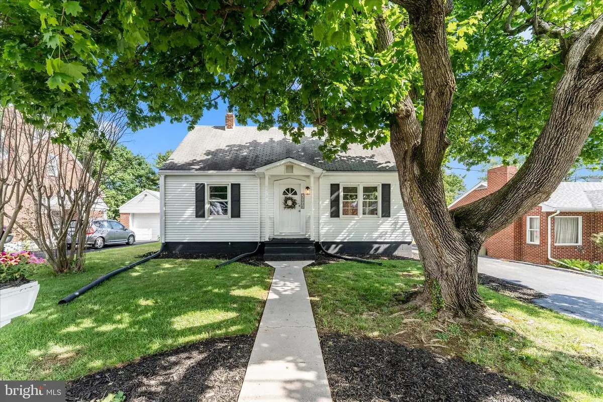 20008 Gilbert Hills Dr, Hagerstown, MD 21742 - #1