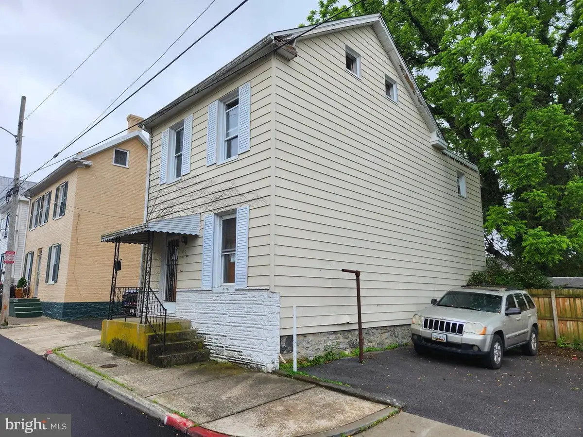 109 John St, Hagerstown, MD 21740 - #1