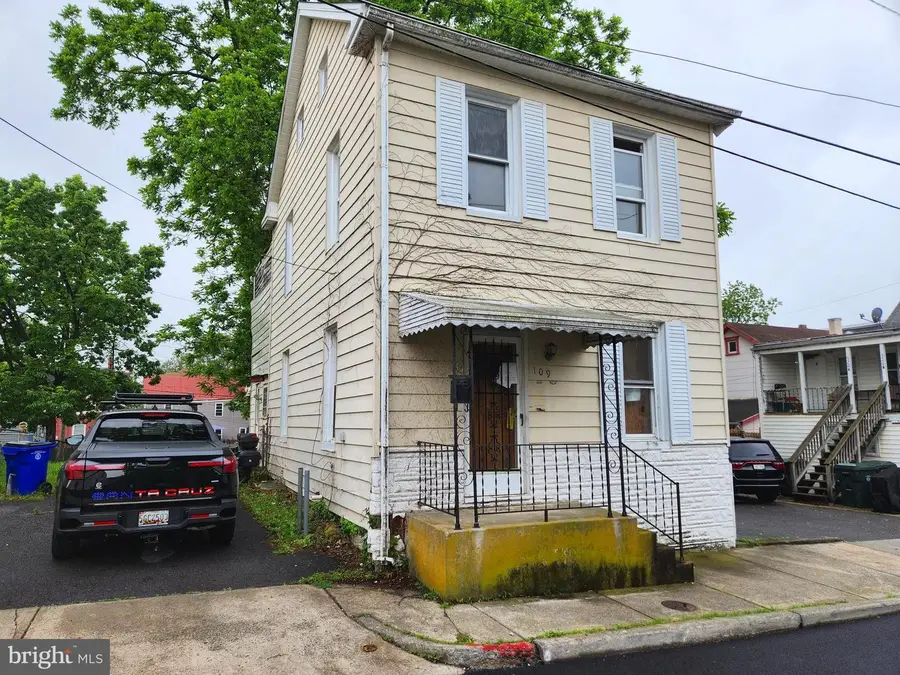 109 John St, Hagerstown, MD 21740 - #2