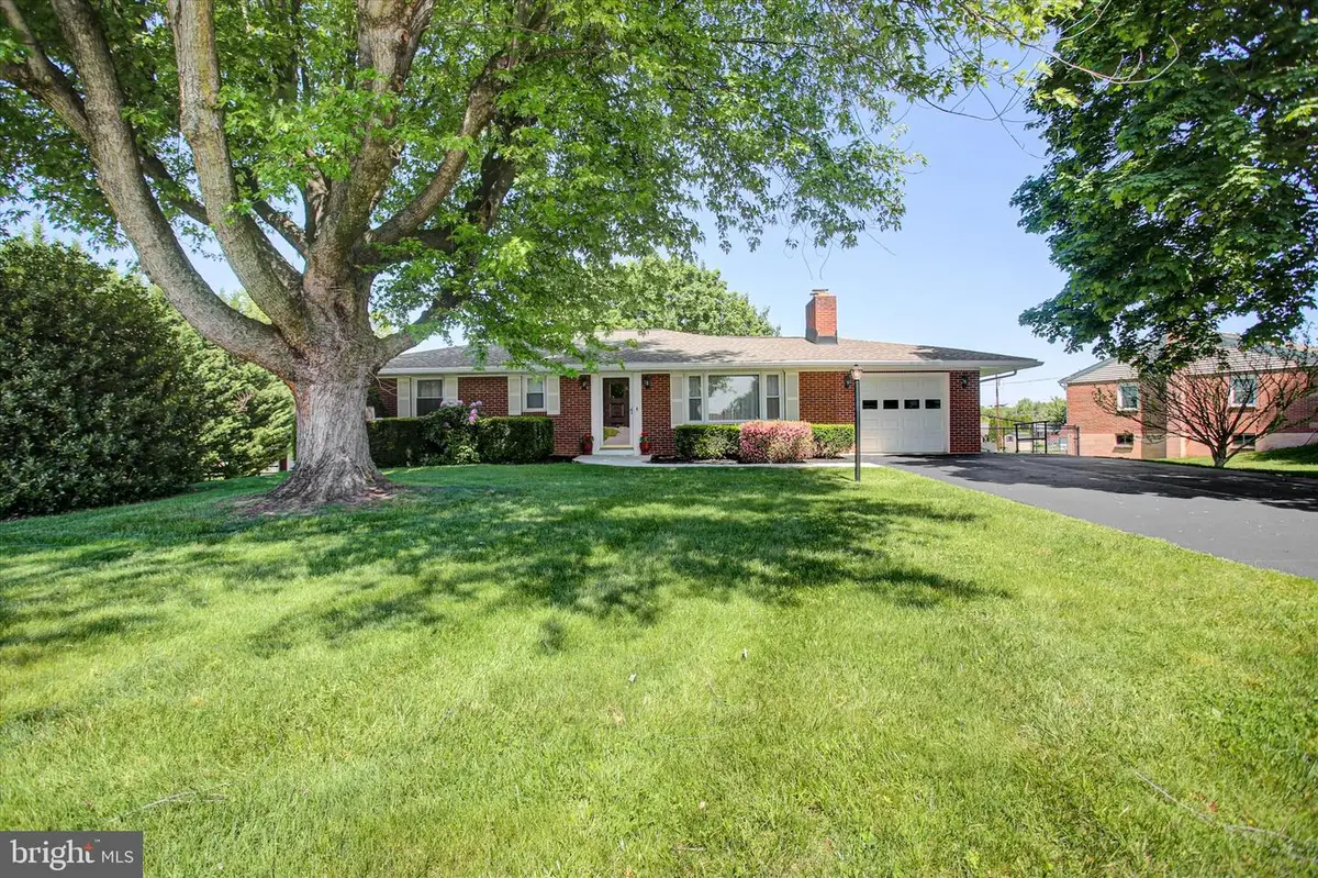 13606 Dixie Dr, Hagerstown, MD 21742 - #1