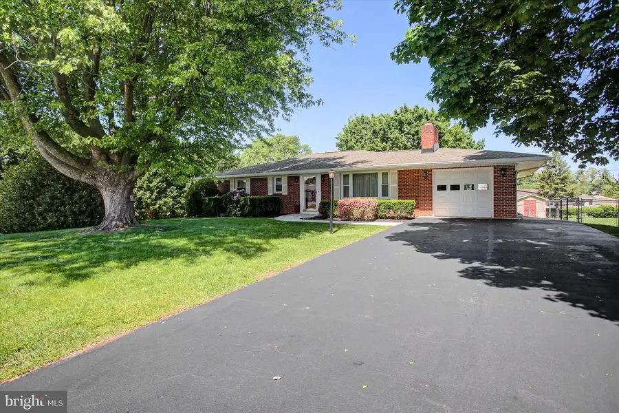 13606 Dixie Dr, Hagerstown, MD 21742 - #2