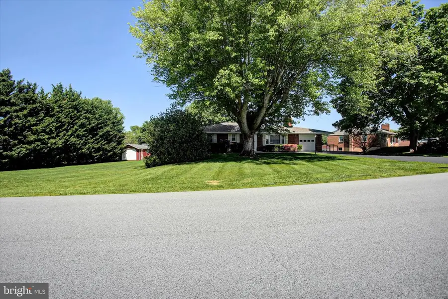 13606 Dixie Dr, Hagerstown, MD 21742 - #3