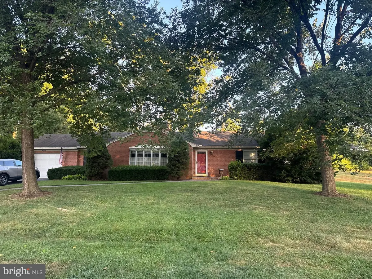13028 Woodburn Dr, Hagerstown, MD 21742 - #1
