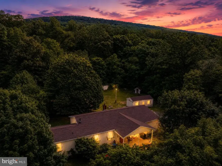 9607 Crystal Falls Dr, Hagerstown, MD 21740 - #3