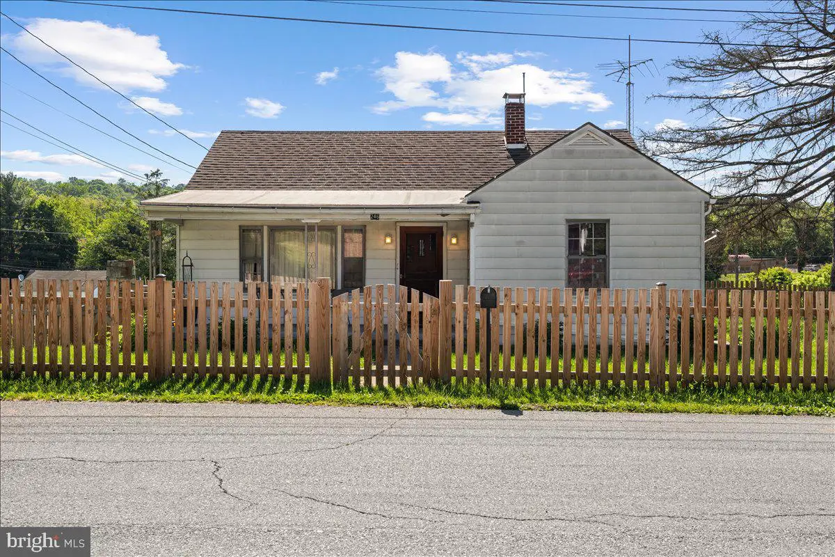 246 Maryland Ave, Hancock, MD 21750 - #1