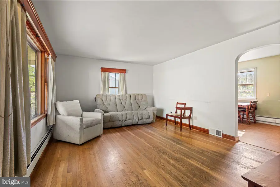 246 Maryland Ave, Hancock, MD 21750 - #2