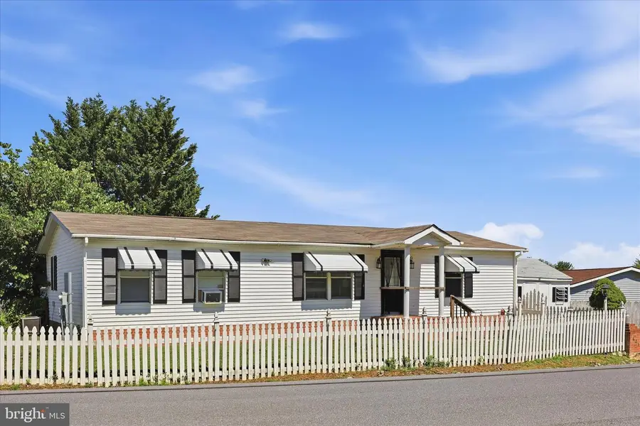 16256 Mcgregor Dr, Hagerstown, MD 21740 - #2