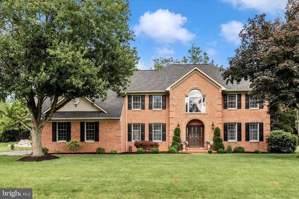11203 Parkwood Dr, Hagerstown, MD 21742 - #1