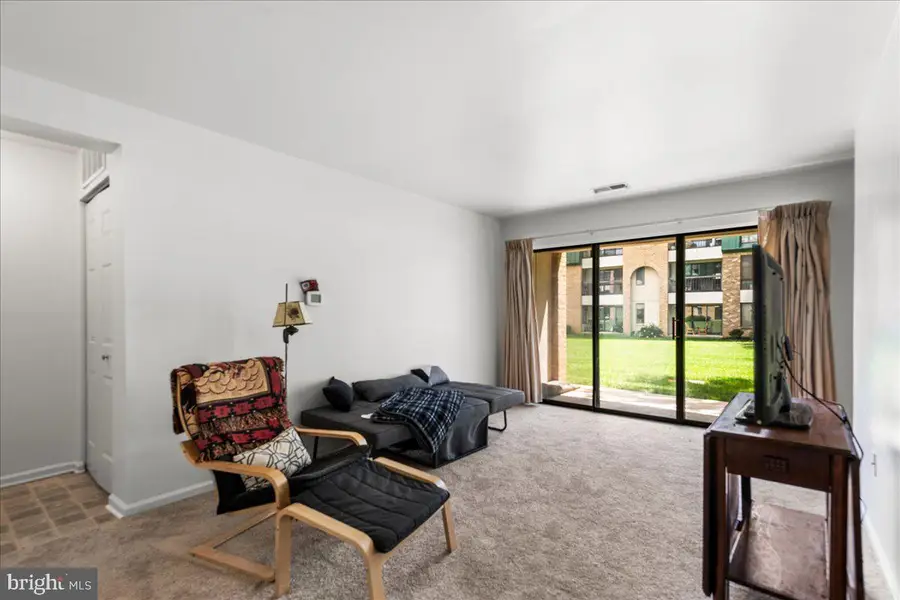 1006 Brinker Dr #102, Hagerstown, MD 21740 - #3