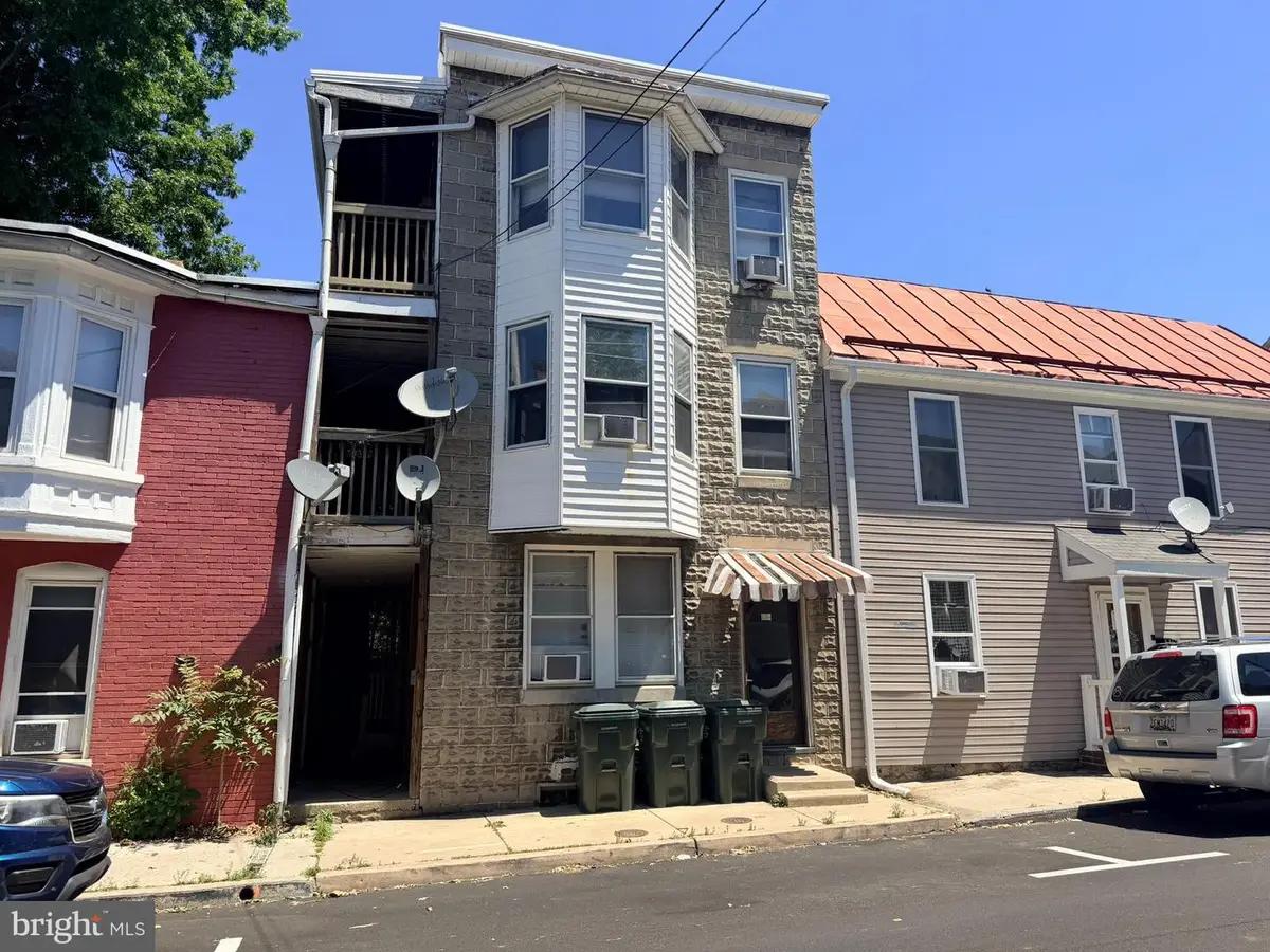 106 Randolph Ave, Hagerstown, MD 21740 - #1