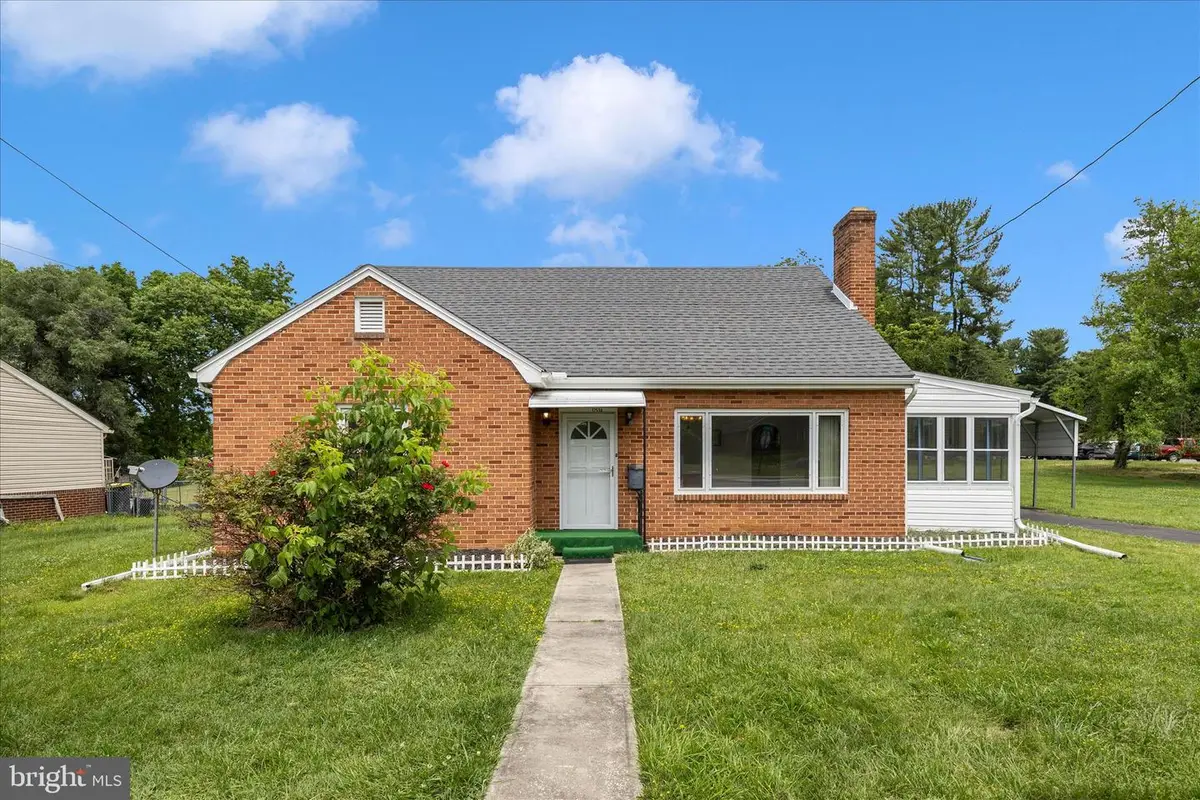 17534 Lincolnshire Rd, Hagerstown, MD 21740 - #1