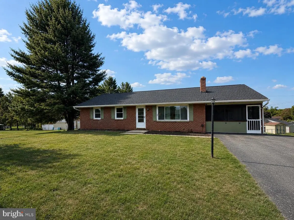 10602 Oaktree Cir, Williamsport, MD 21795 - #1