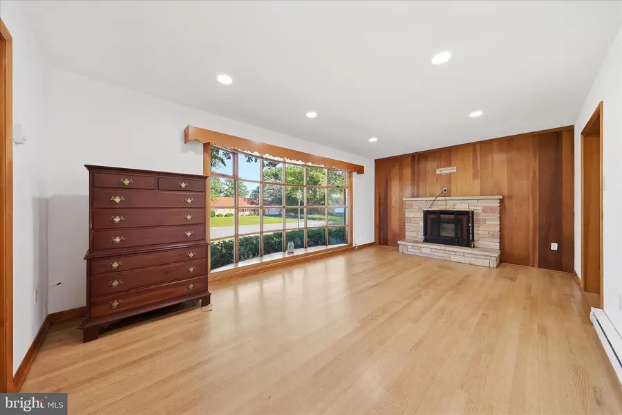 216 Jackson Ave, Hagerstown, MD 21740 - #3