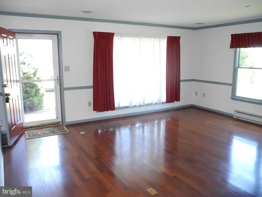 121 Southern Oak Dr, Hagerstown, MD 21740 - #2
