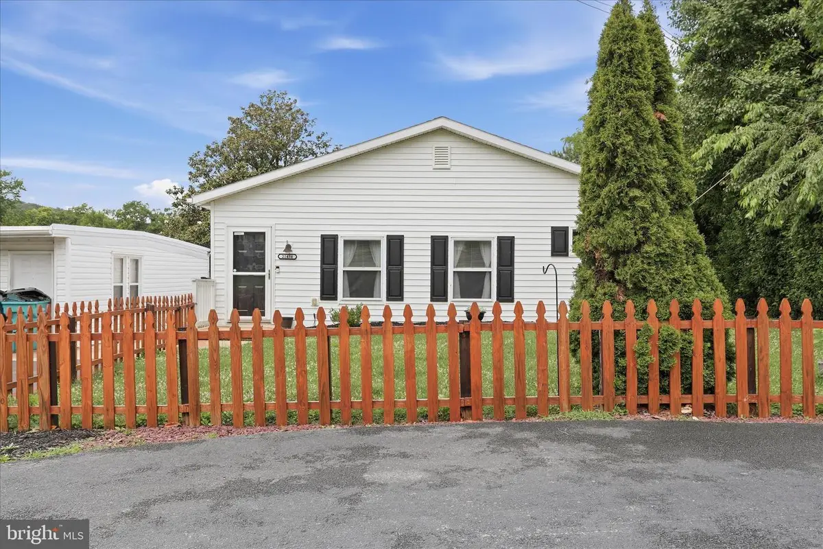 21434 Greenbrier Rd, Boonsboro, MD 21713 - #1
