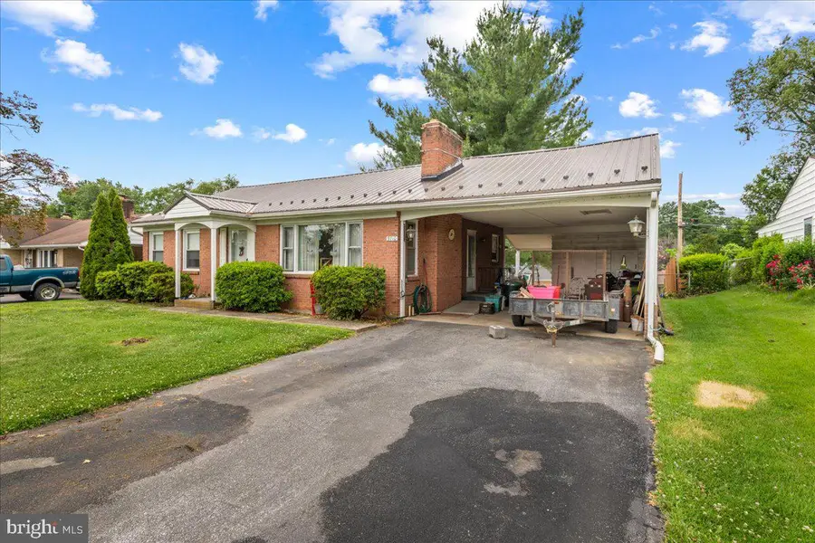 9710 Driftwood Ln, Hagerstown, MD 21740 - #3