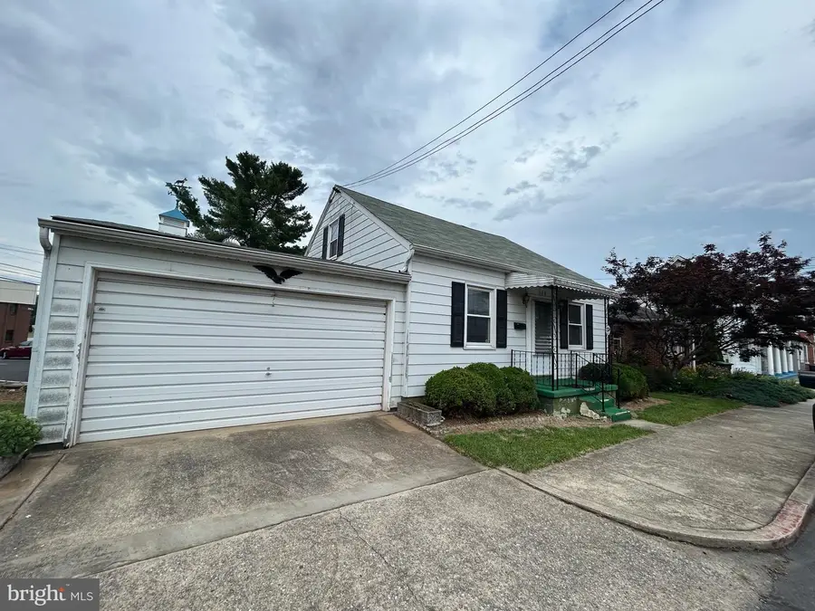 318 S Cannon Ave, Hagerstown, MD 21740 - #3
