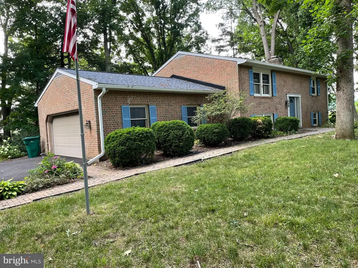 18309 Woodside Dr, Hagerstown, MD 21740 - #1