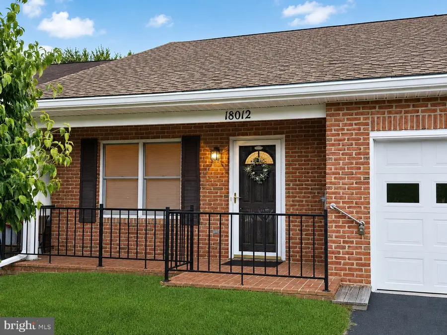 18012 Sand Wedge Dr, Hagerstown, MD 21740 - #2