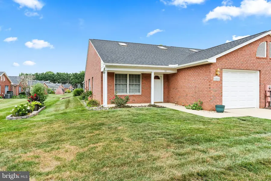 121 Chantilly Ct, Hagerstown, MD 21740 - #2