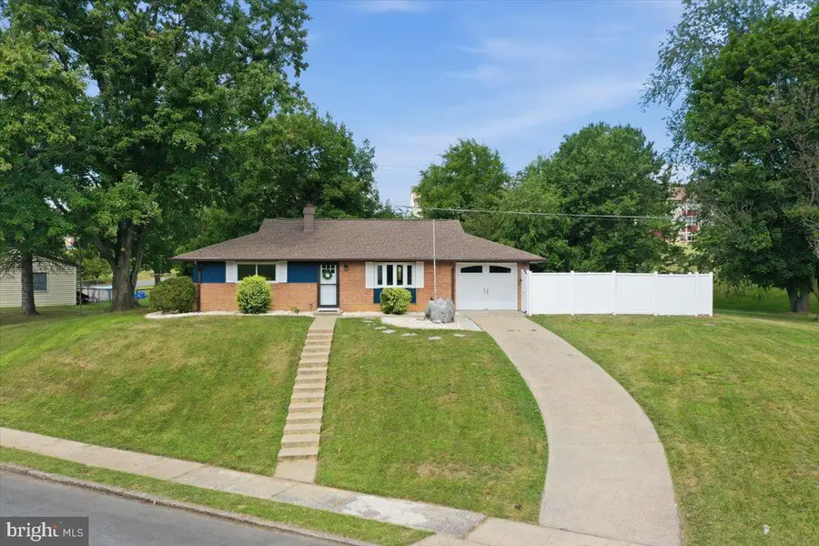 1405 Outer Dr, Hagerstown, MD 21742 - #2