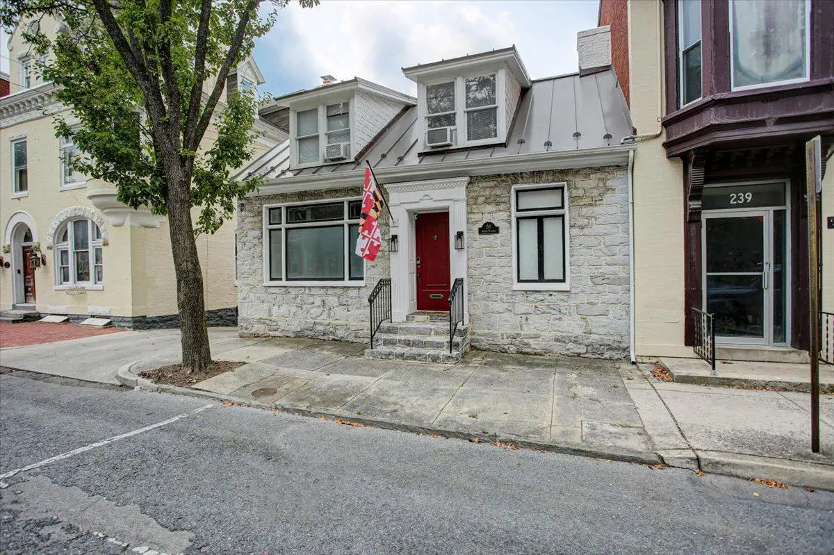 241 S Potomac St, Hagerstown, MD 21740 - #1