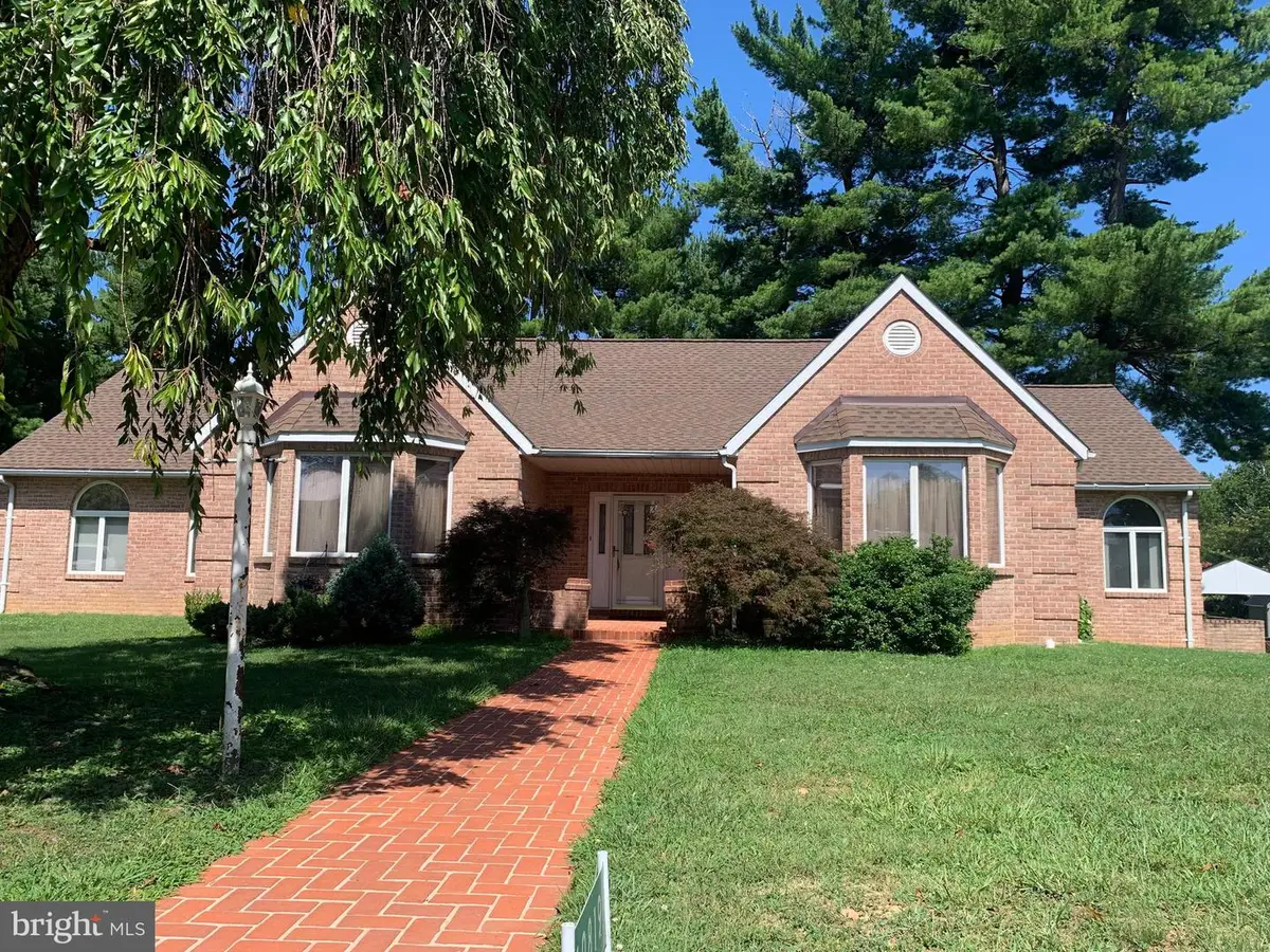 10819 Wilcox Dr, Williamsport, MD 21795 - #1