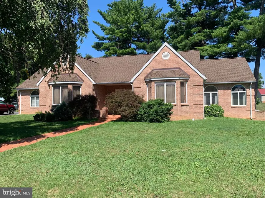 10819 Wilcox Dr, Williamsport, MD 21795 - #2