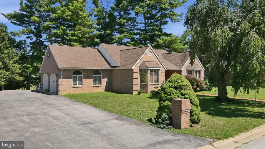 10819 Wilcox Dr, Williamsport, MD 21795 - #3