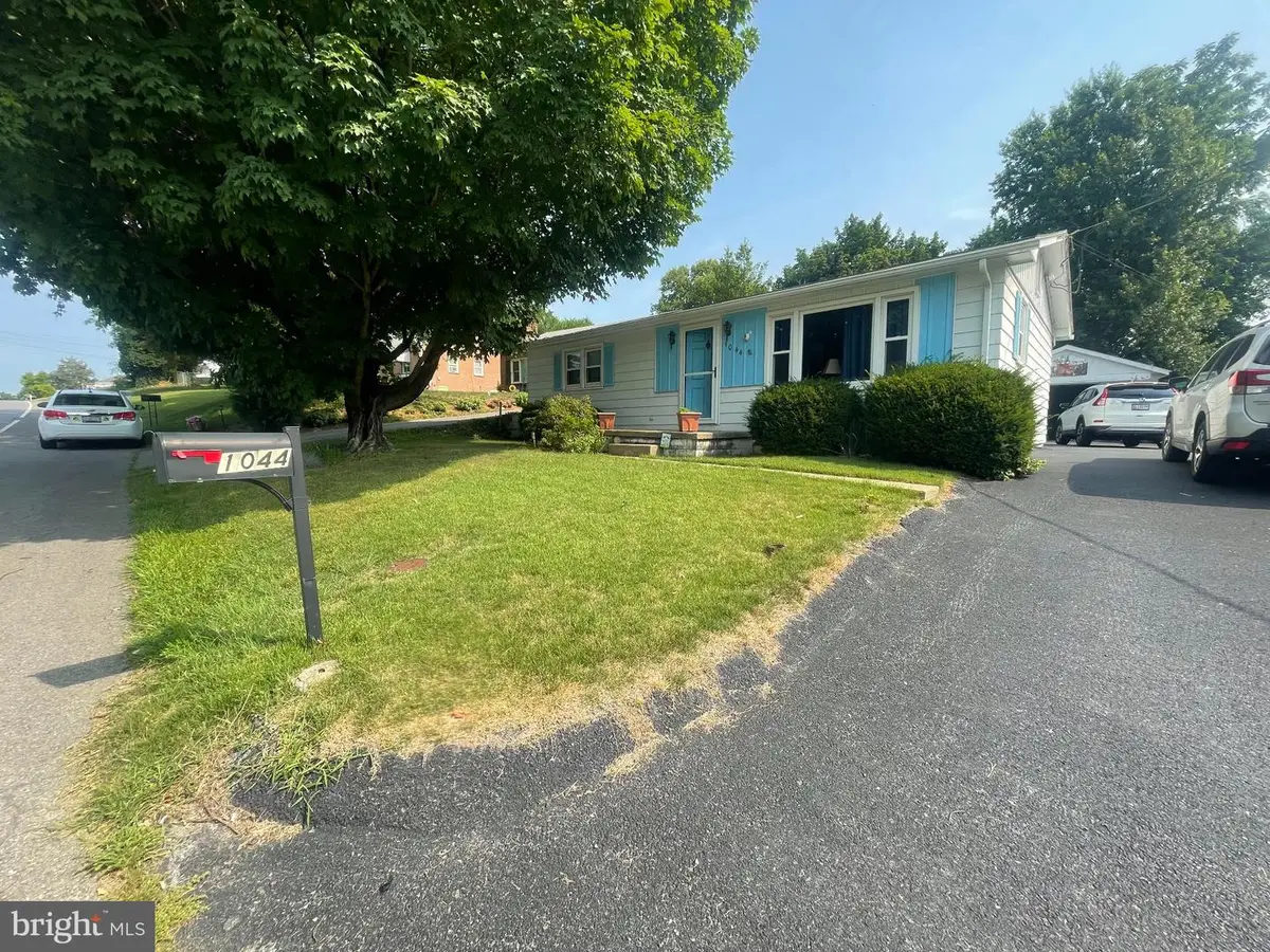 1044 Mount Aetna Rd, Hagerstown, MD 21740 - #1