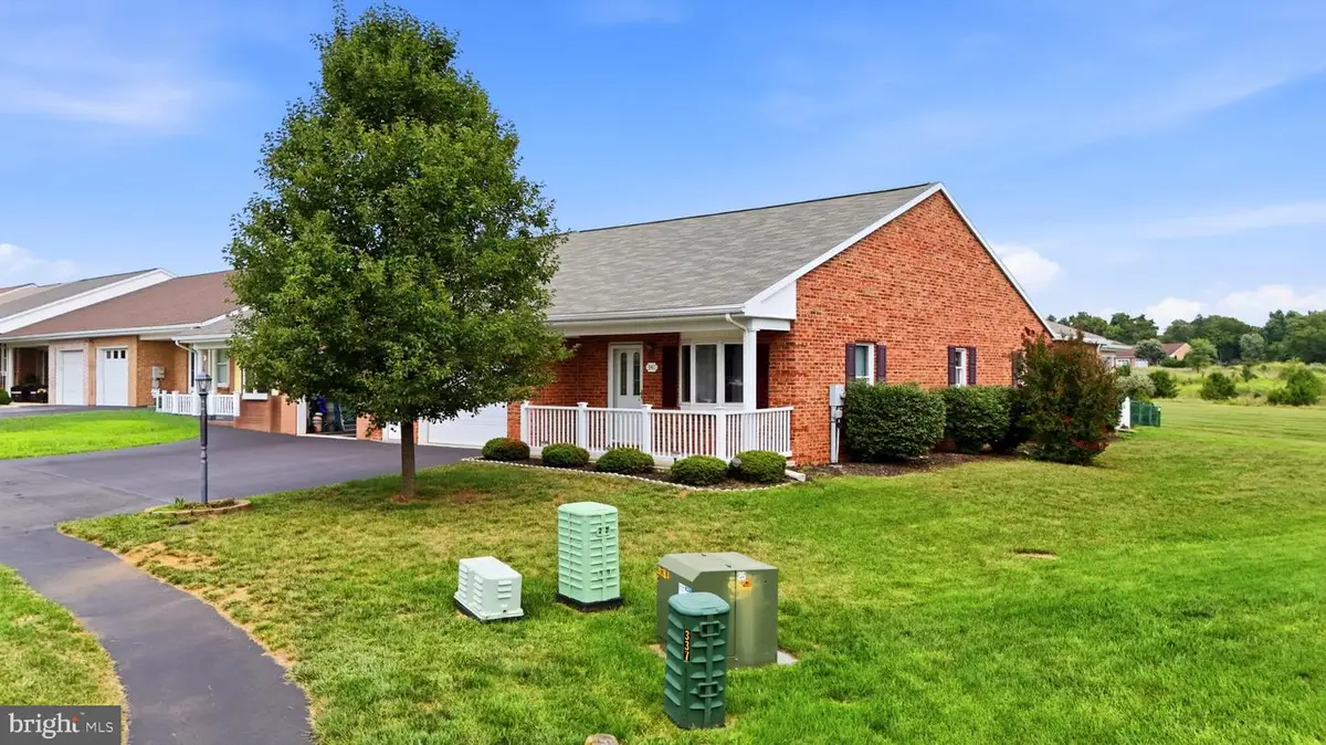 341 Winding Oak Dr, Hagerstown, MD 21740 - #1