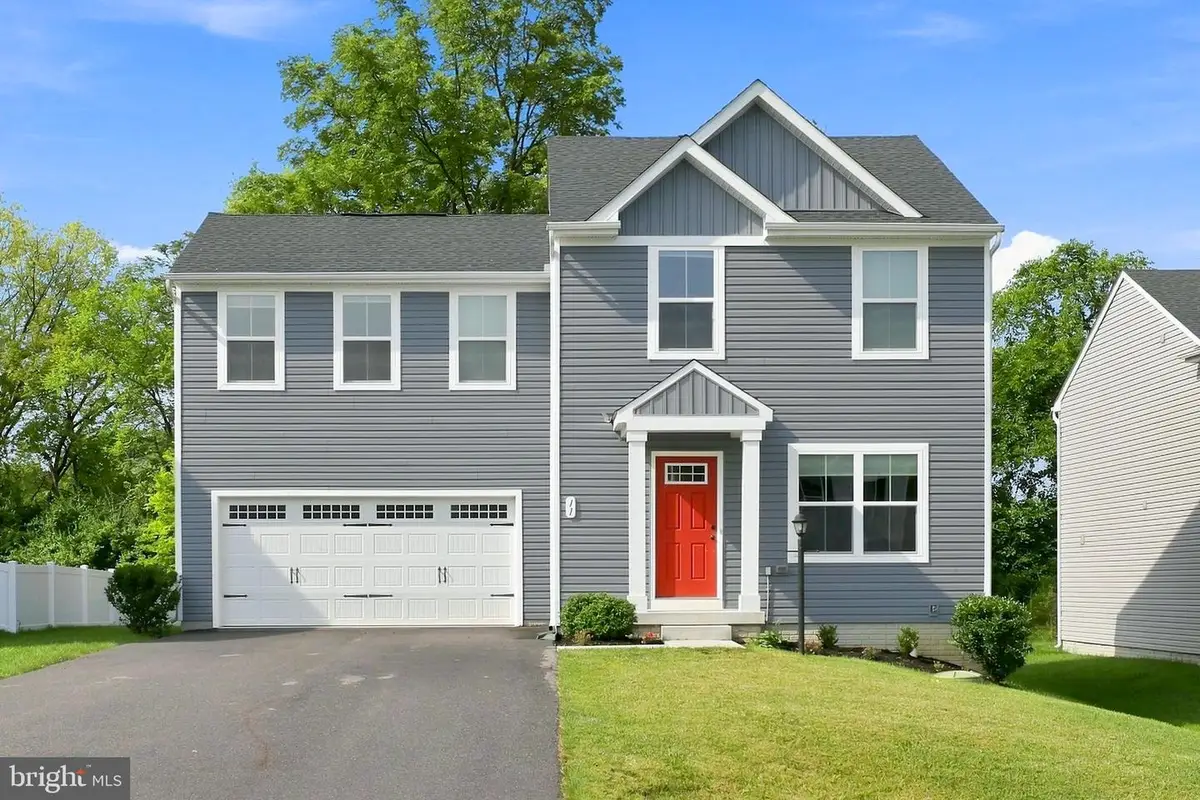 11 Charlotte St, Hagerstown, MD 21740 - #1