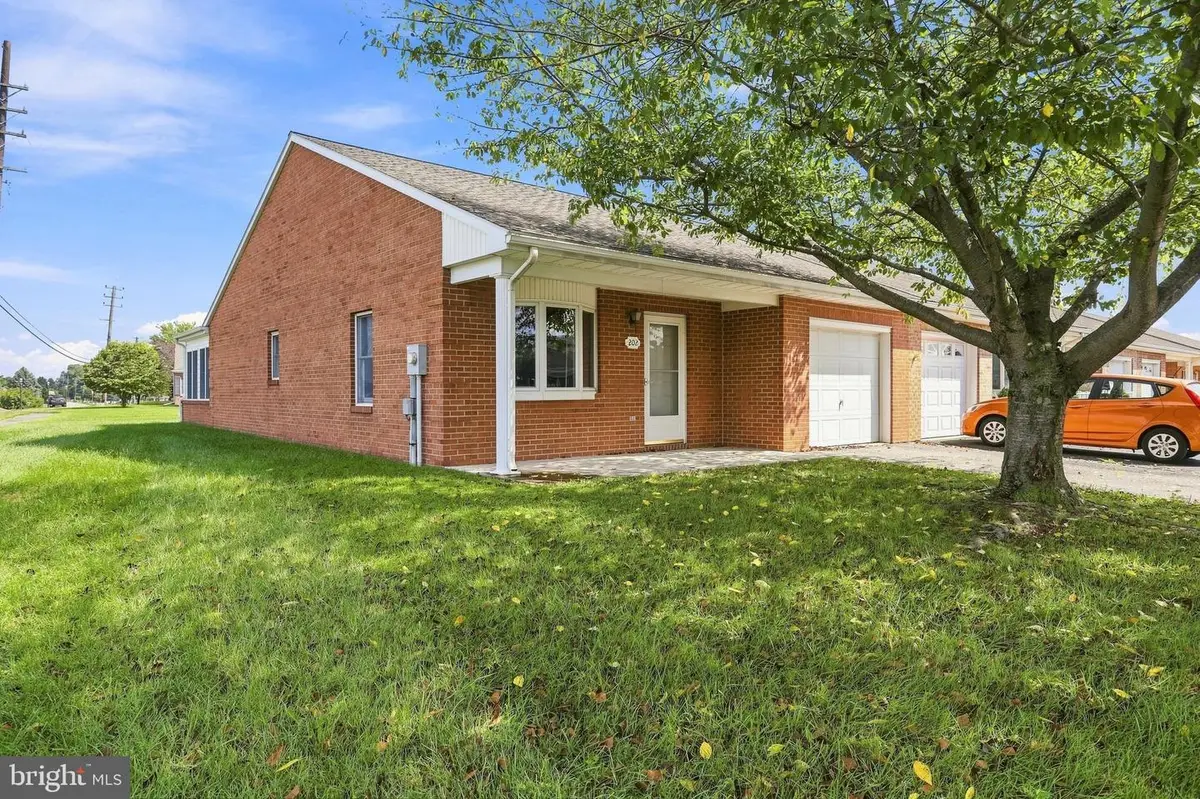 202 Winding Oak Dr, Hagerstown, MD 21740 - #1