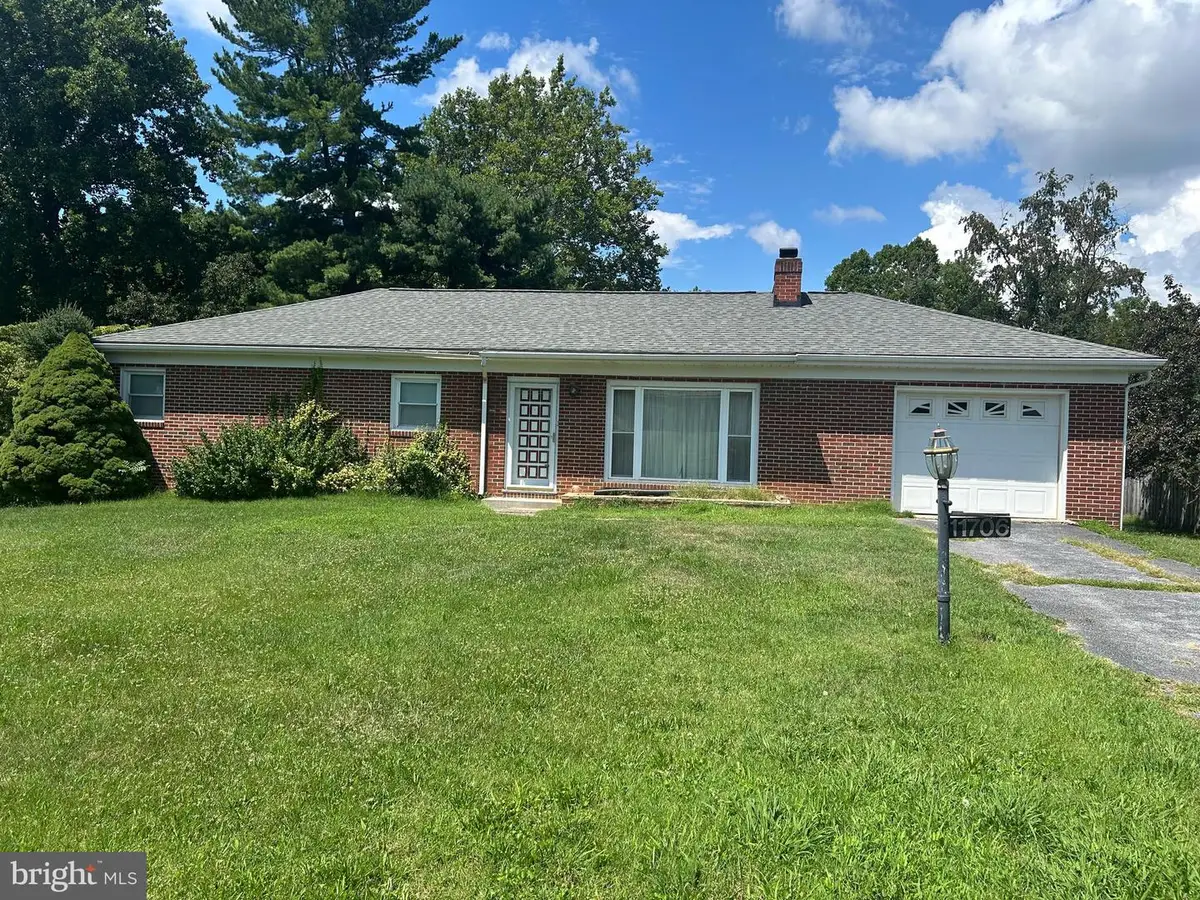 11706 Robinwood Dr, Hagerstown, MD 21742 - #1