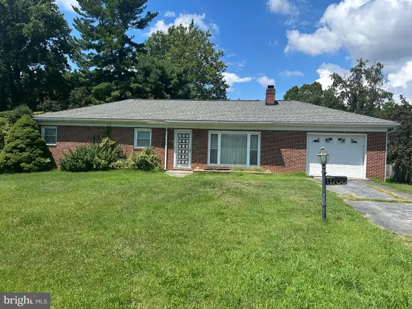 11706 Robinwood Dr, HAGERSTOWN, MD 21742