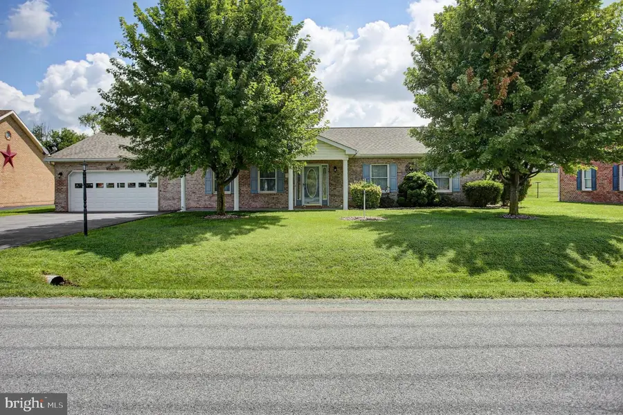 1206 S Pointe Dr, Hagerstown, MD 21740 - #2