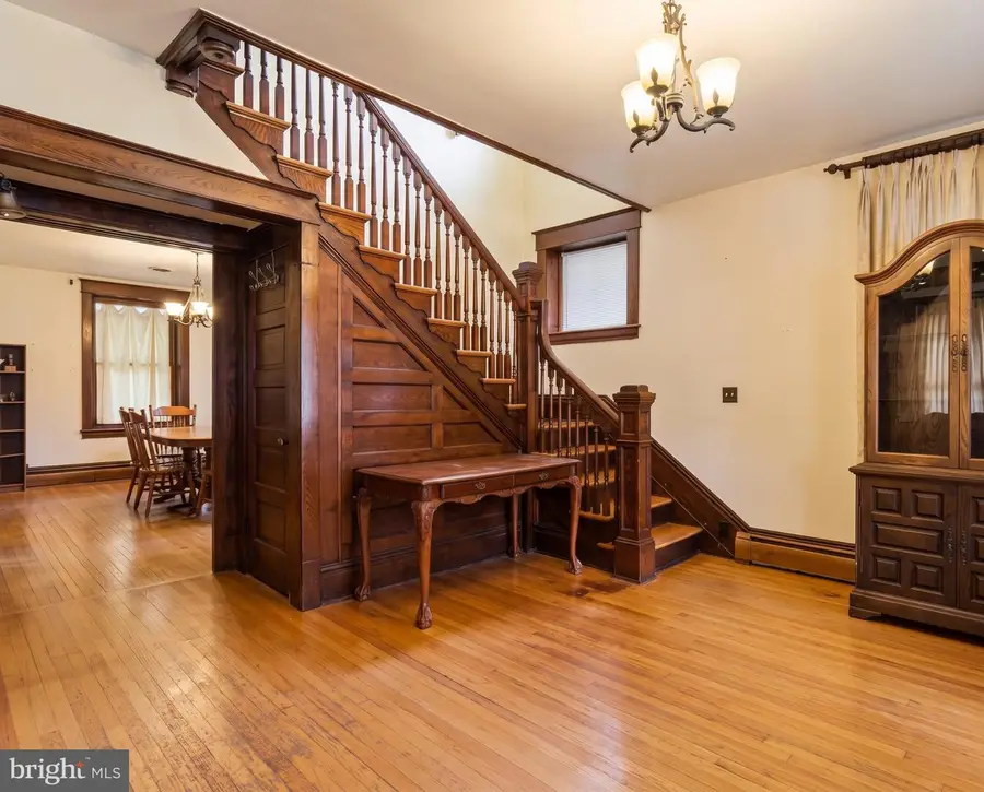 16 N Maple Ave, Smithsburg, MD 21783 - #3