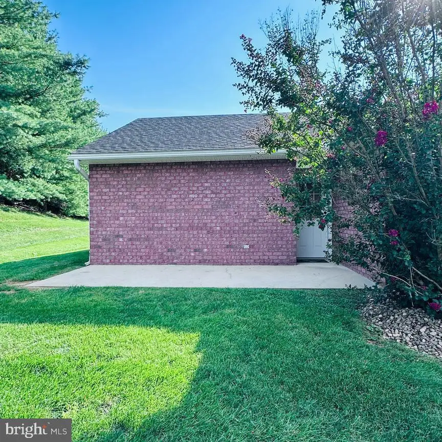 150 Chantilly Ct, Hagerstown, MD 21740 - #2